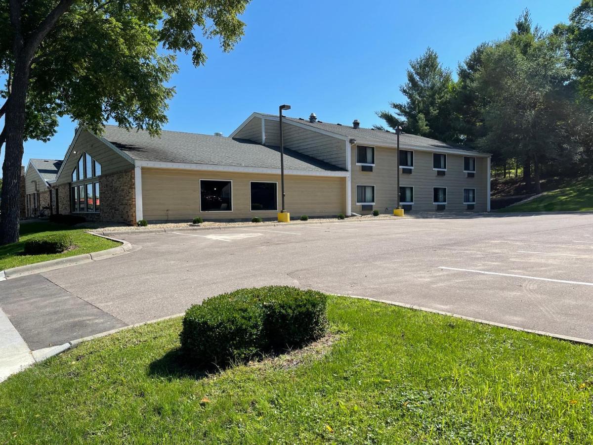 Nichols Inn & Suites Hastings Kültér fotó