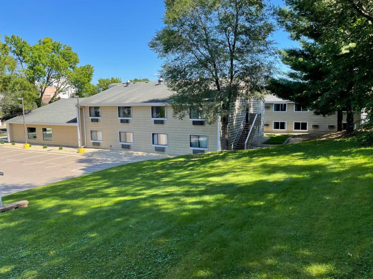 Nichols Inn & Suites Hastings Kültér fotó